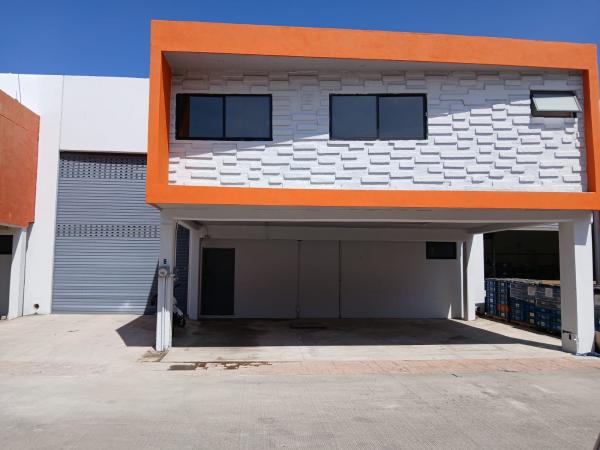 Bodega 264 m2 en renta zona sur en Closter en León Guanajuato 
